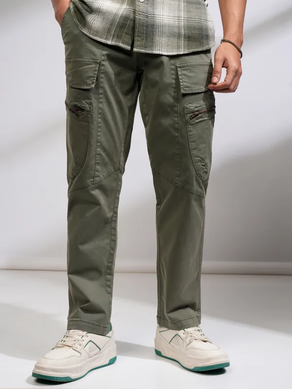 Highlander Men Grey Relaxed Fit Solid Casual Trouser