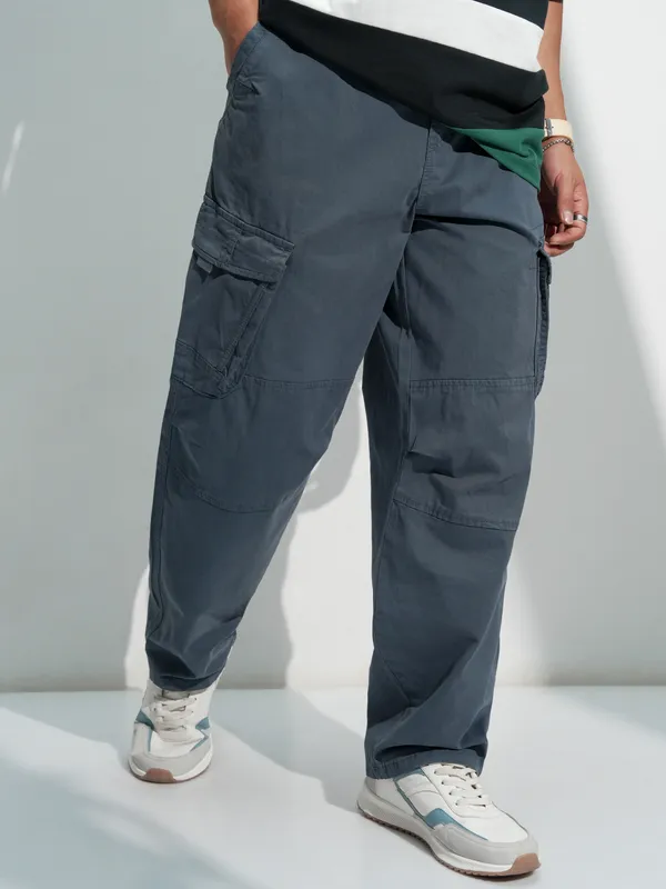 Highlander Men Blue Solid Loose Fit Cargos