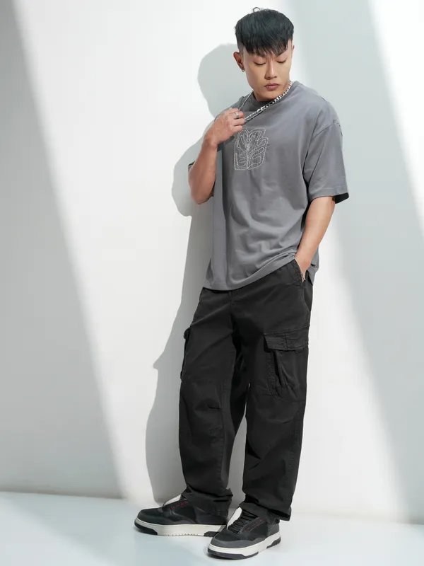 Highlander Men Black Solid Loose Fit Cargos