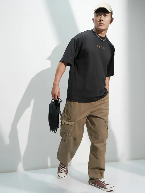 Highlander Men Pink Solid Loose Fit Cargos