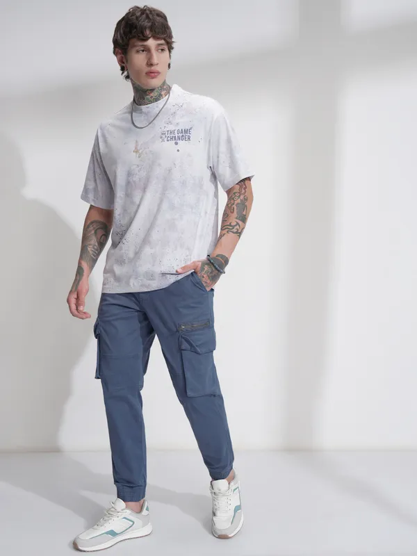 Highlander Men Blue Relaxed Fit Solid Cargos
