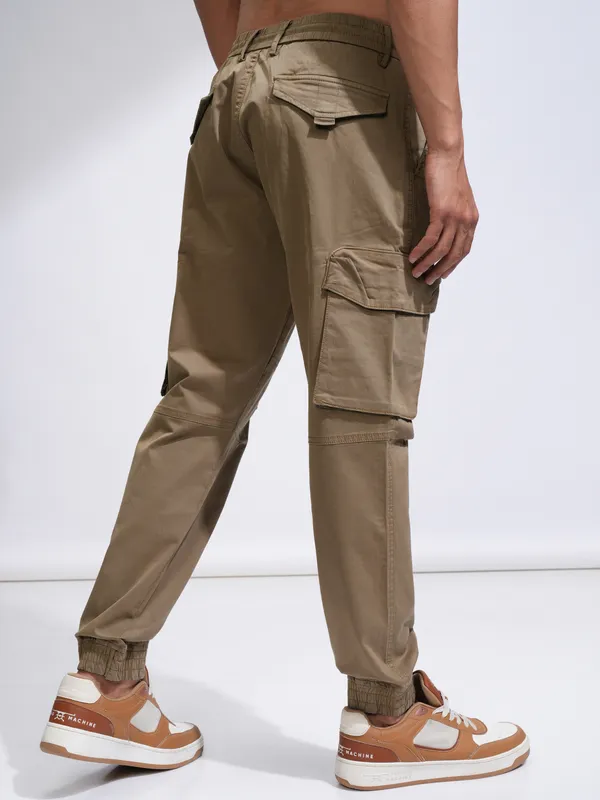 Highlander Men Brown Relaxed fit Solid Cargos