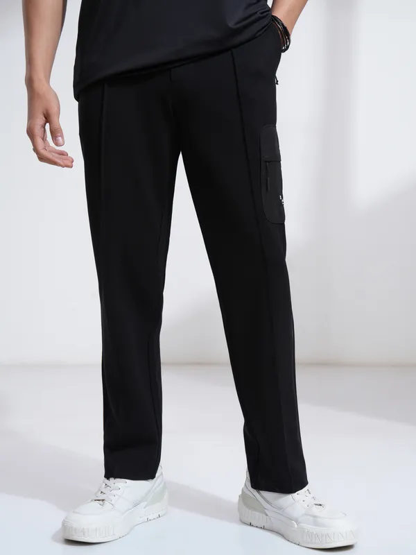 Highlander Men Black Relaxed Fit Solid Cargos