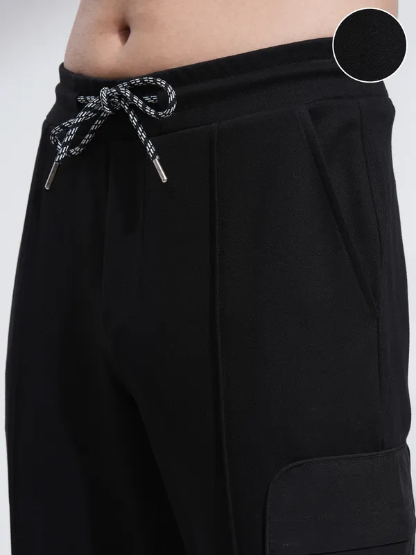 Highlander Men Black Relaxed Fit Solid Cargos