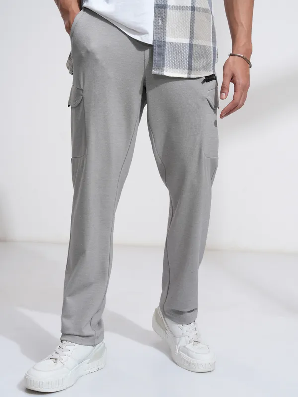 Highlander Men Grey Relaxed Fit Solid Cargos