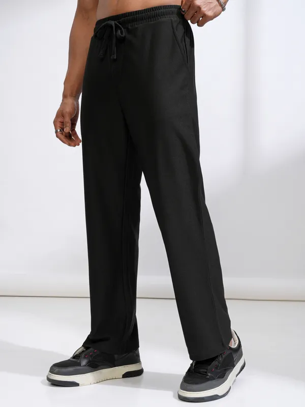 Highlander Men Black Straight Fit Solid Casual Trouser