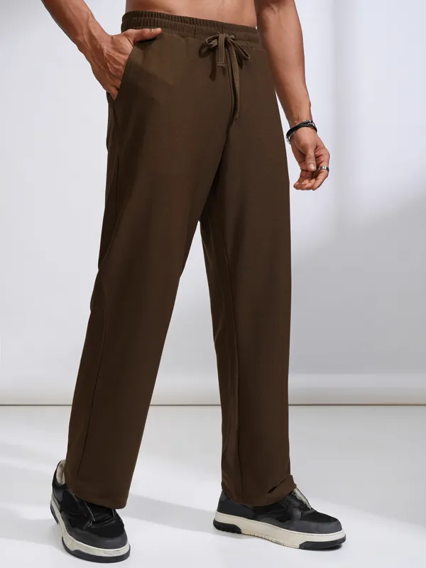 Highlander Men Brown Straight Fit Solid Casual Trouser