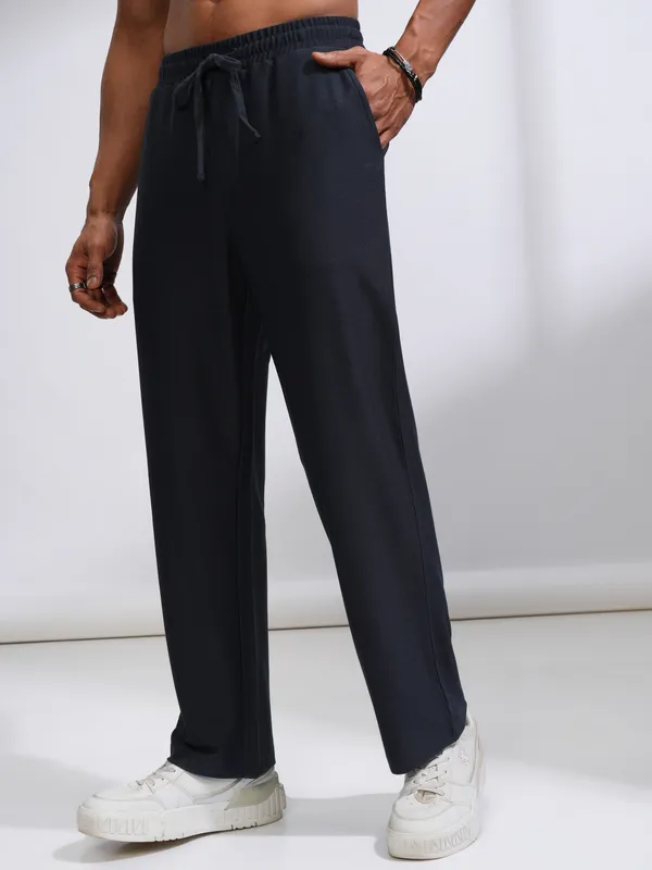 Highlander Men Navy Blue Straight Fit Solid Casual Trouser