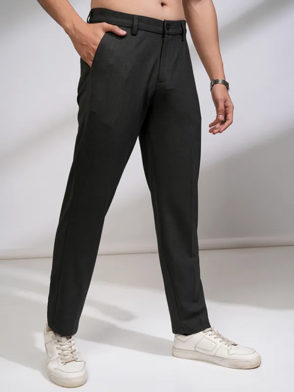 Highlander Men Charcoal Slim Fit Solid Casual Trouser