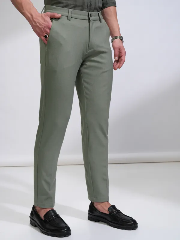 Highlander Men Olive Slim Fit Solid Casual Trouser