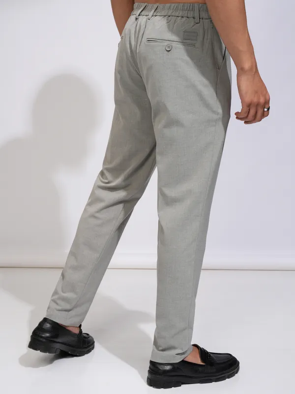 Highlander Men Grey Solid Relaxed Fit Casual Trouser