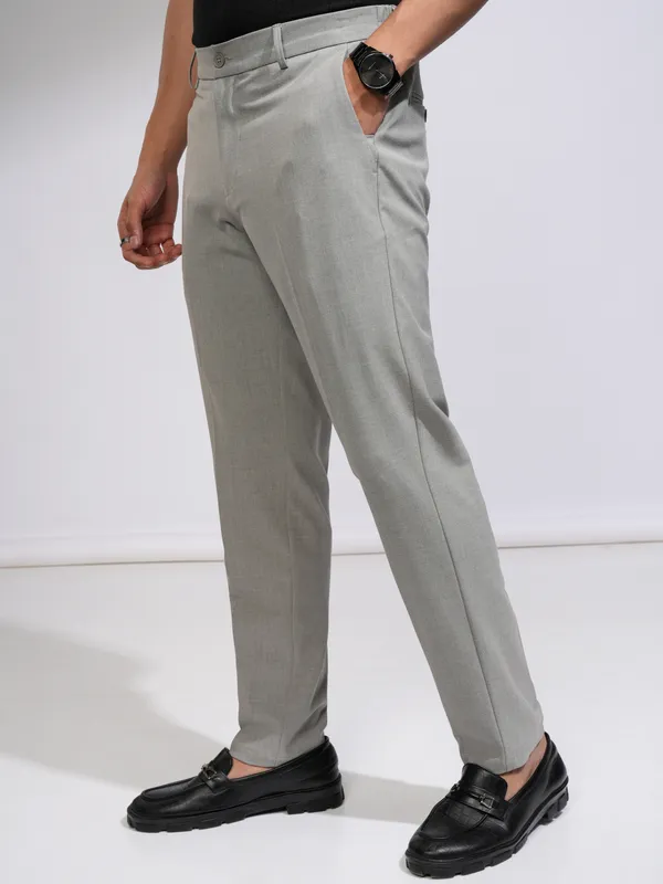 Highlander Men Grey Solid Relaxed Fit Casual Trouser