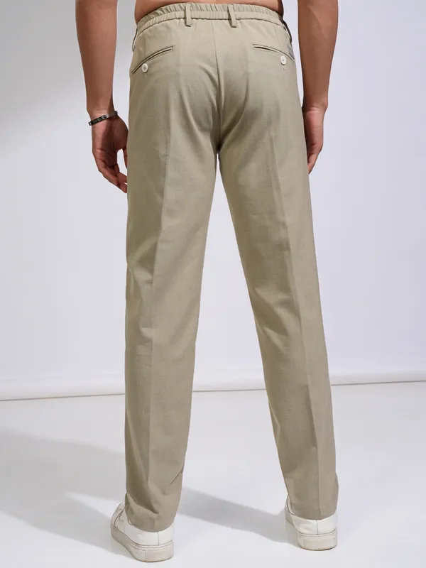 Highlander Men Yellow Relaxed Fit Solid Casual Trouser