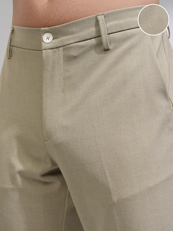 Highlander Men Yellow Relaxed Fit Solid Casual Trouser