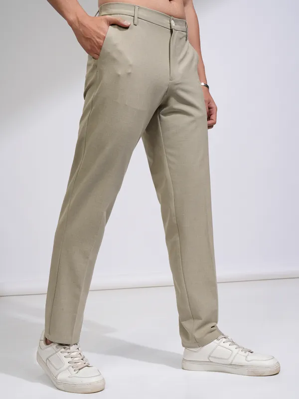 Highlander Men Yellow Relaxed Fit Solid Casual Trouser