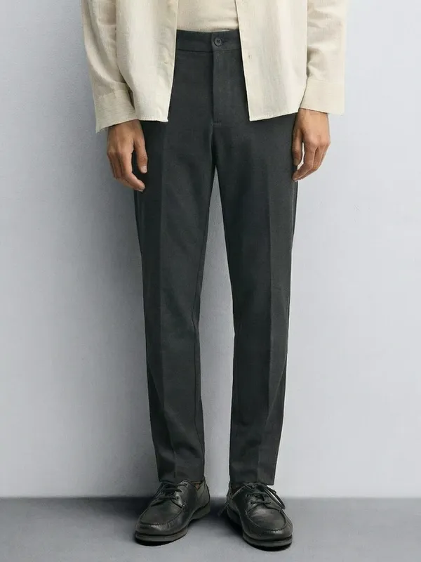 Highlander Men Grey Relaxed Fit Solid Formal Trouser