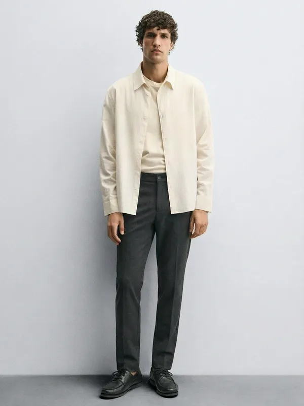 Highlander Men Grey Relaxed Fit Solid Formal Trouser