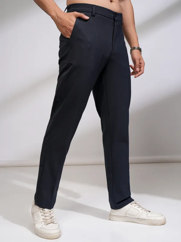 Highlander Men Navy Blue Relaxed Fit Solid Casual Trouser