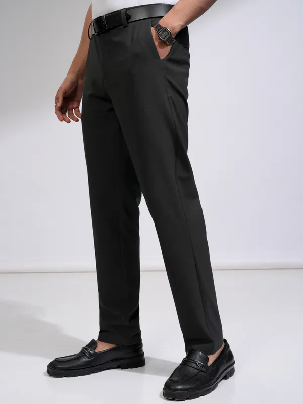 Highlander Men Black Relaxed Fit Solid Casual Trouser