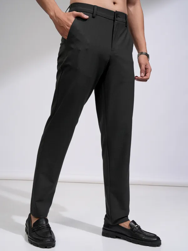 Highlander Men Black Relaxed Fit Solid Casual Trouser
