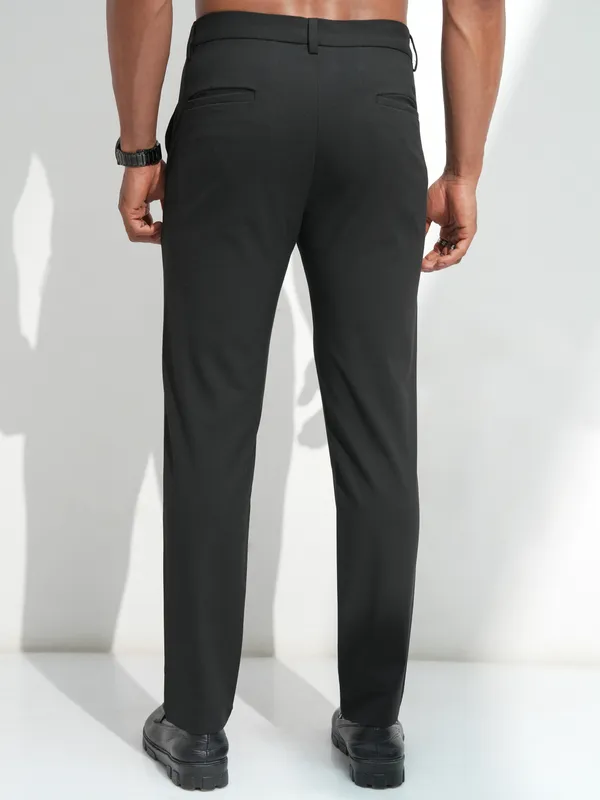 Highlander Men Black Solid Slim Fit Regular Trousers