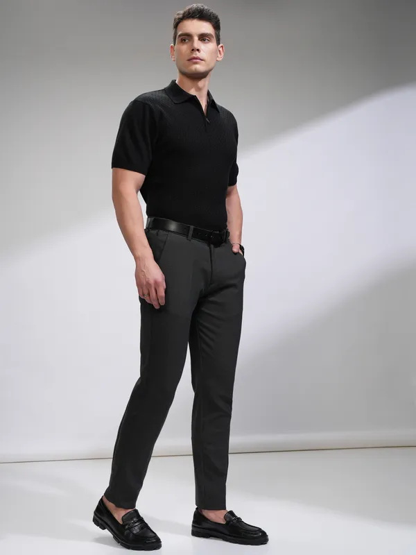 Highlander Men Grey Melange Slim Fit Solid Casual Trouser