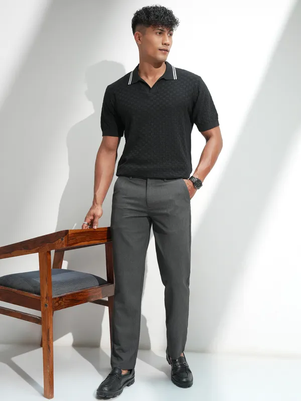 Highlander Men Grey Solid Slim Fit Regular Trousers