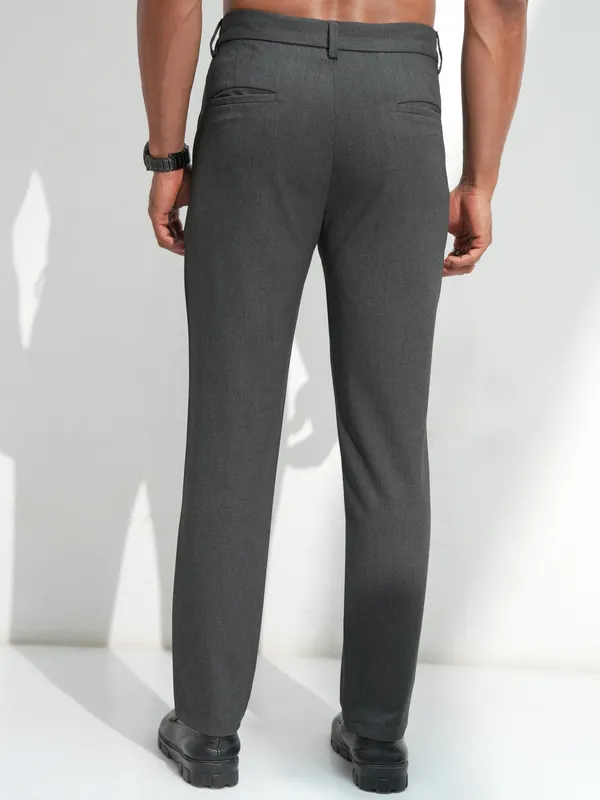 Highlander Men Grey Solid Slim Fit Regular Trousers