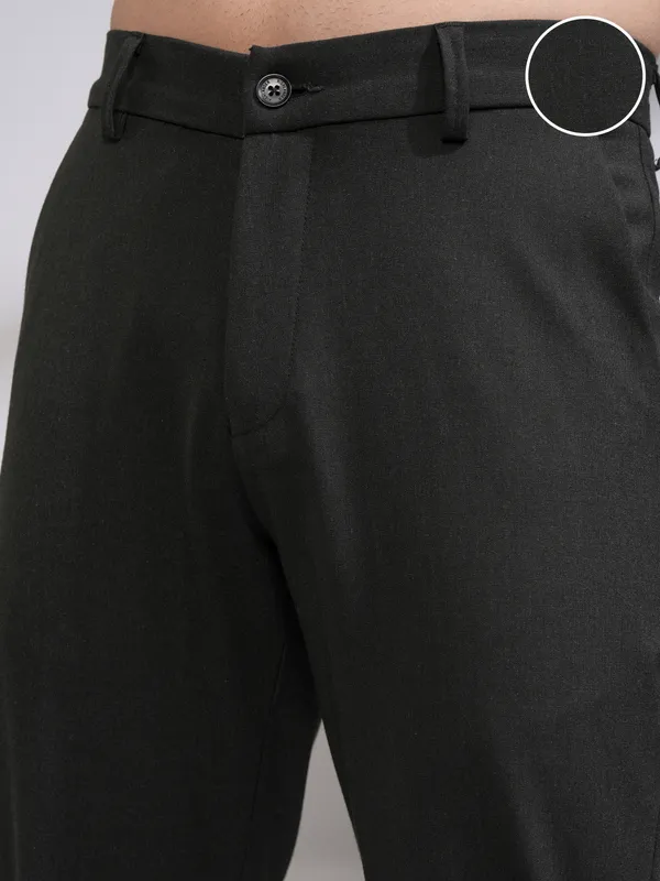 Highlander Men Charcoal Slim Fit Solid Casual Trouser