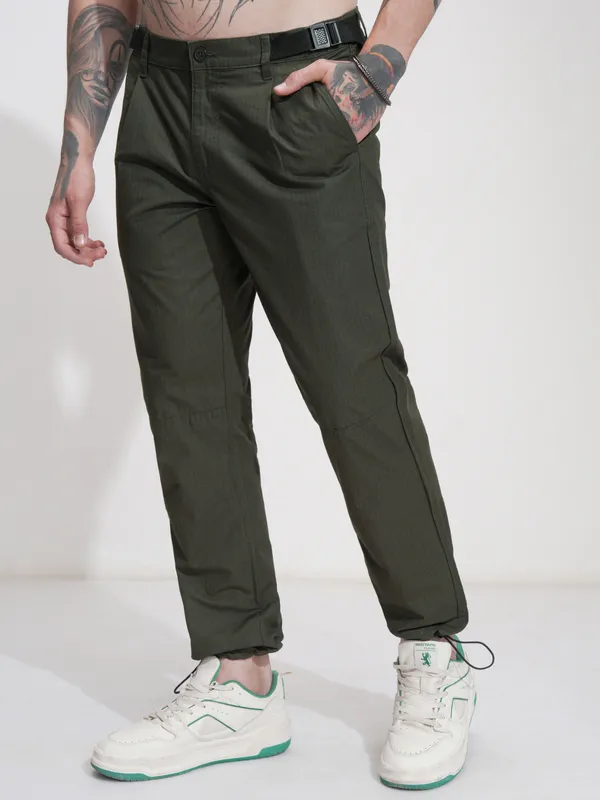 Highlander Men Green Straight Fit Solid Casual Trouser