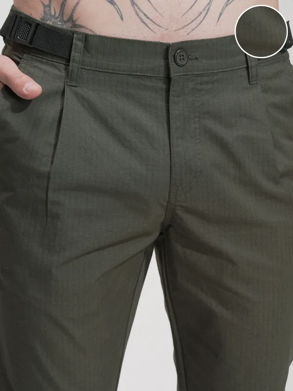 Highlander Men Green Straight Fit Solid Casual Trouser