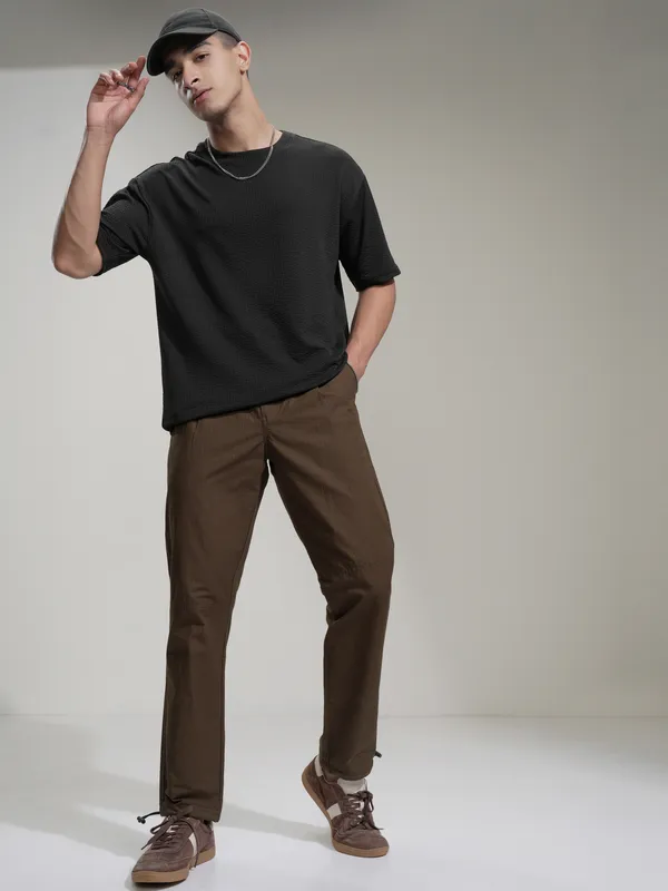 Highlander Men Brown Straight Fit Solid Casual Trouser