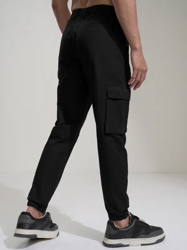 Highlander Men Black Slim Fit Solid Joggers