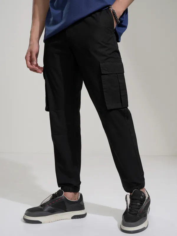 Highlander Men Black Slim Fit Solid Joggers