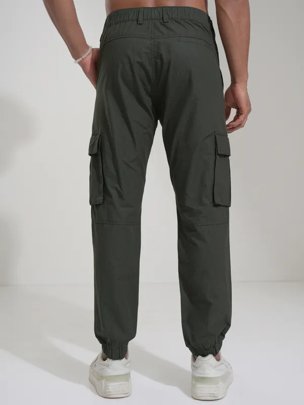 Highlander Men Green Slim Fit Solid Joggers