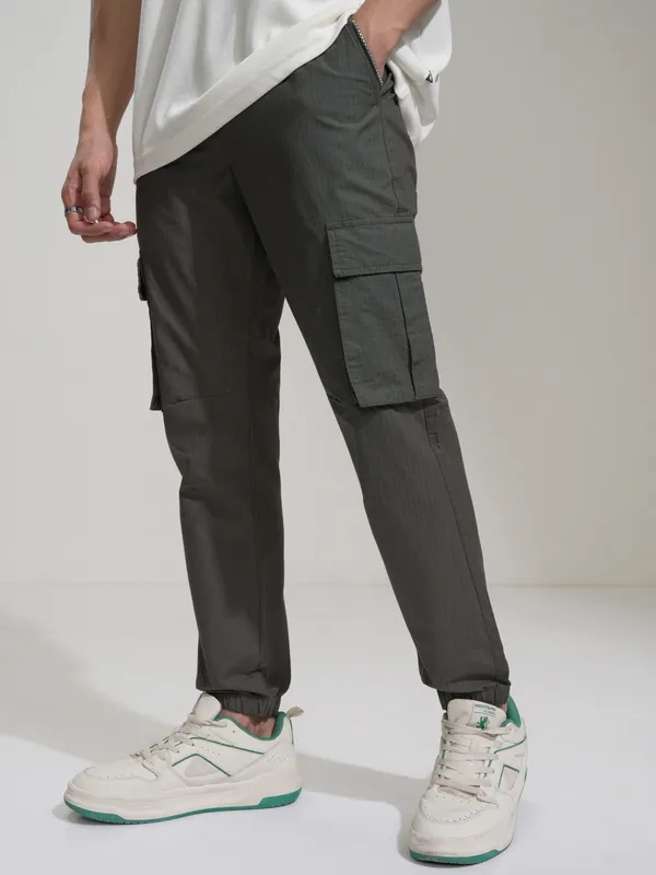 Highlander Men Grey Slim Fit Solid Joggers