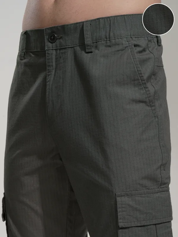 Highlander Men Grey Slim Fit Solid Joggers
