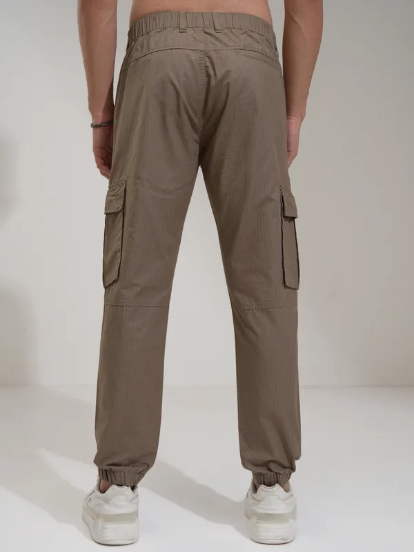 Highlander Men Black Slim Fit Solid Cargos