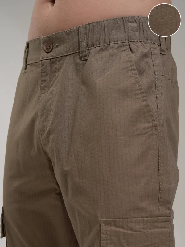 Highlander Men Black Slim Fit Solid Cargos