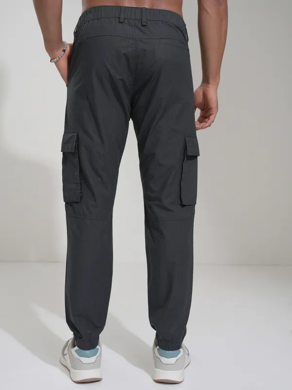 Highlander Men Black Slim Fit Solid Joggers