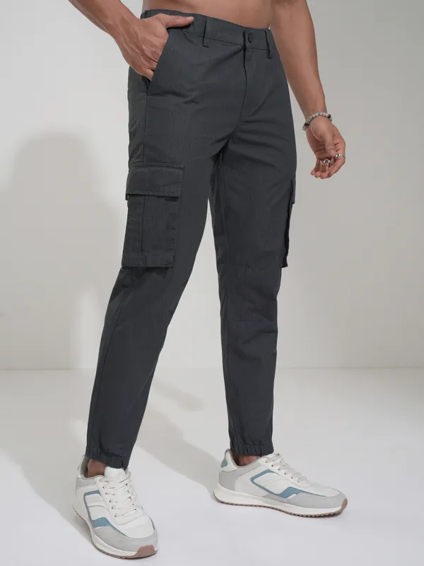 Highlander Men Black Slim Fit Solid Joggers