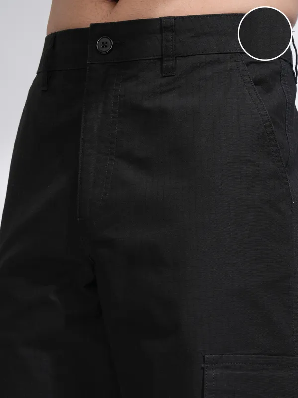 Highlander Men Black Straight Fit Solid Cargos