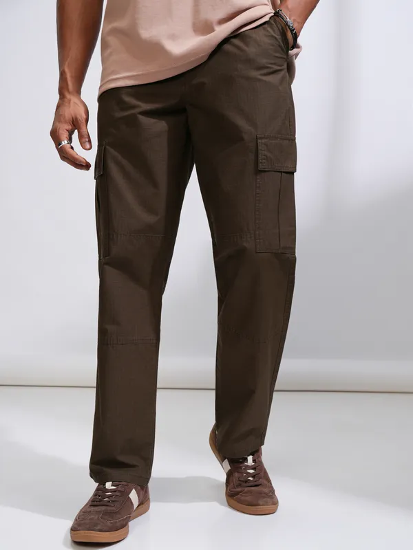 Highlander Men Brown Straight Fit Solid Cargos