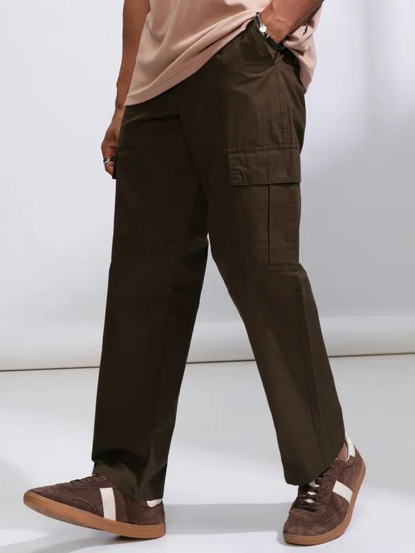 Highlander Men Brown Straight Fit Solid Cargos