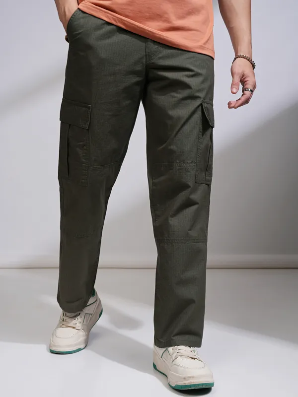 Highlander Men Grey Loose Fit Solid Cargos