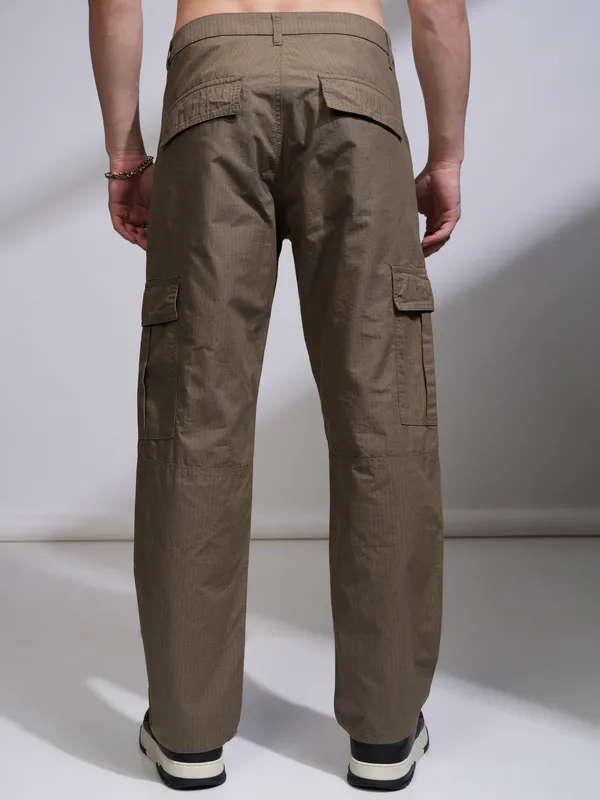 Highlander Men Grey Loose Fit Solid Cargos