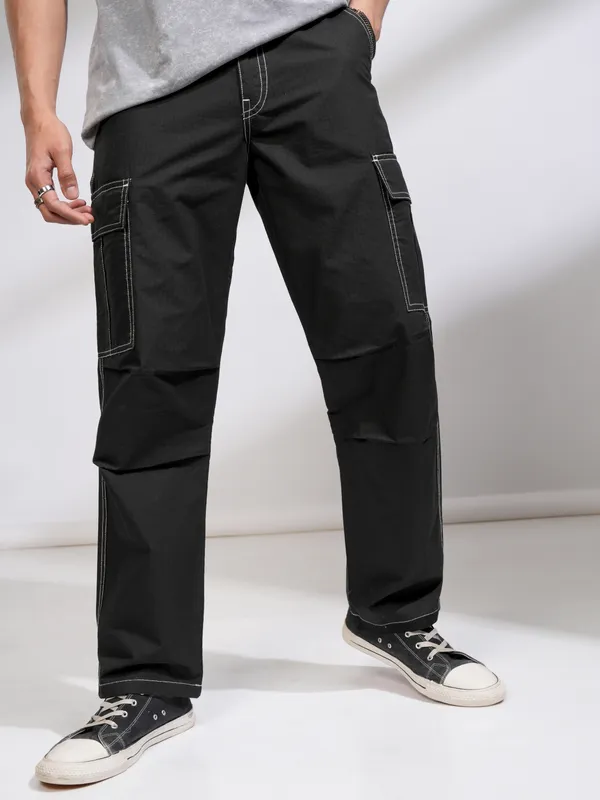 Highlander Men Black Regular Fit Solid Cargos