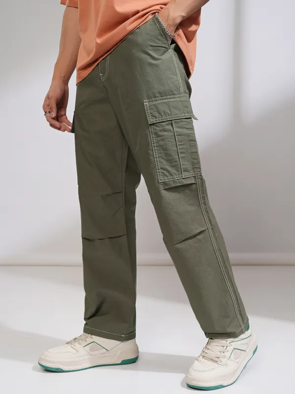 Highlander Men Olive Straight Fit Solid Cargos