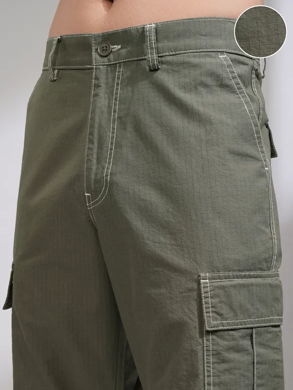 Highlander Men Olive Straight Fit Solid Cargos