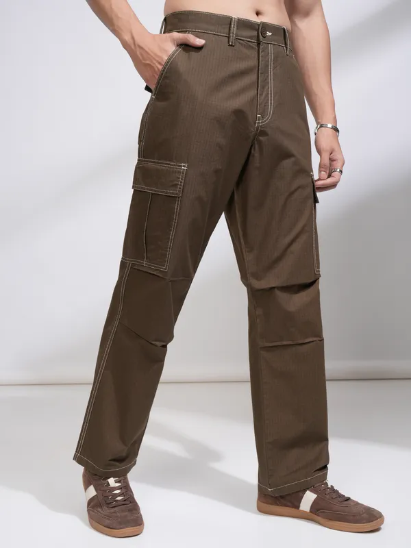 Highlander Men Brown Straight Fit Solid Cargos